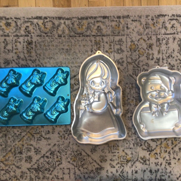 Wilton cake pans